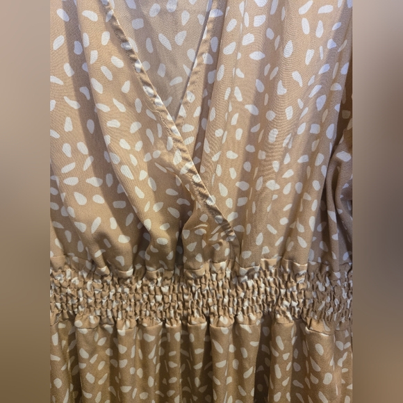 Shein Tan and White Patterned Dress Cross Over V Neck Front.  Size 3X - Picture 3 of 4